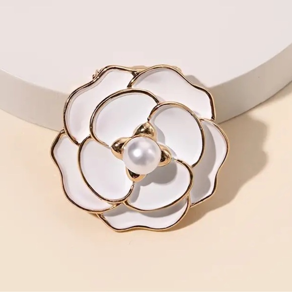 BIG NEW CAMELLIA BROOCHES OR FOR SCARVES - Picture 1 of 4